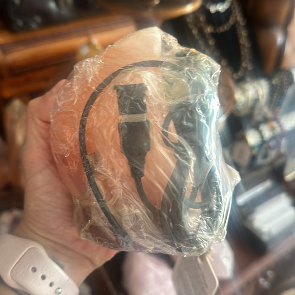 Himalayan salt lamp moon shaped USB connector NEW - Picture 2 of 4